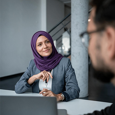 الإصغاء العميق: حين يسمع الكوتش ما وراء الكلمات